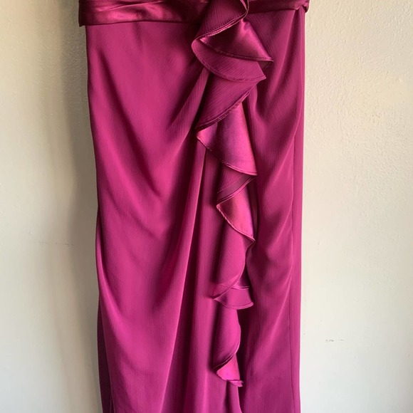 David’s Bridal Dress Front Ruffle Cascade Size 4 - Picture 4 of 10